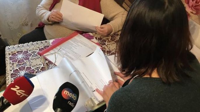 Jako pierwsza z domowej wizyty Rzecznika Osób Niepełnosprawnych Katarzyny Trędy - Pisery skorzystała pani Mirosława 