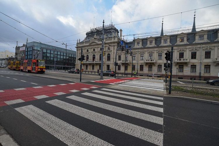 Na skrzyżowaniu ulic Zachodniej i Ogrodowej powstaje nowe bezpieczne przejście dla pieszych , fot. Paweł Łacheta / UMŁ   